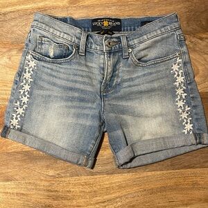Flower embroidered shorts